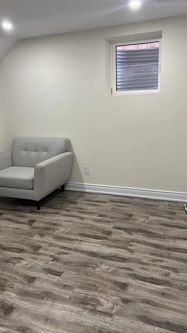 Additional image 38 of 33 Denali Cres