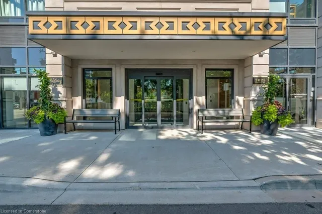 Additional image 38 of 2025 Maria St Unit 1001