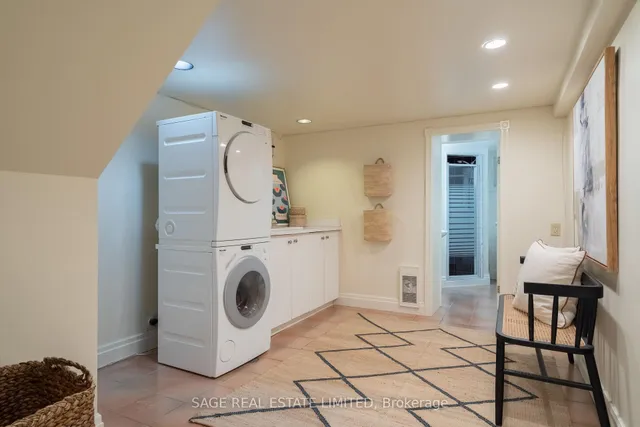 Additional image 39 of 57 Castle Frank Rd