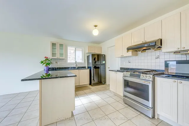 Additional image 14 of 1652 Allan Cres