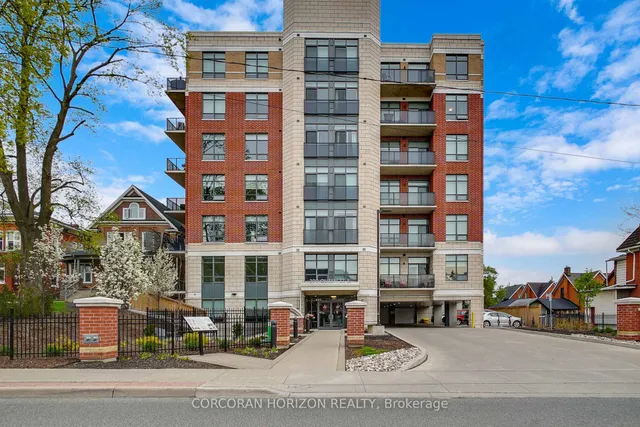 399 Queen St Unit 213