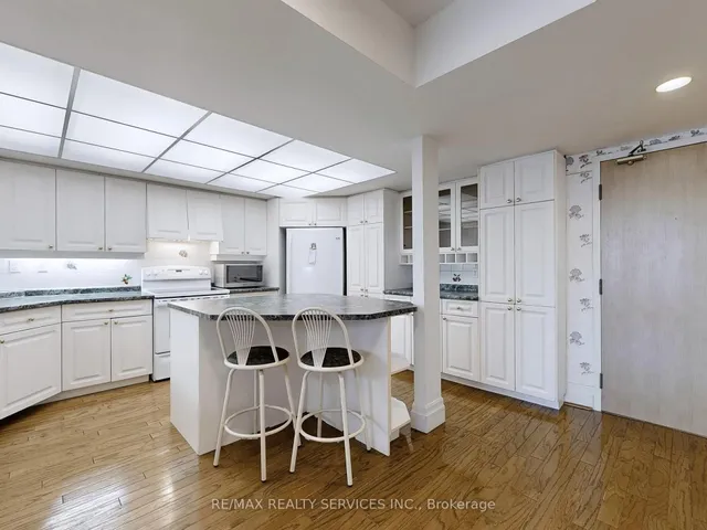 Additional image 20 of 330 Mill St Unit 902