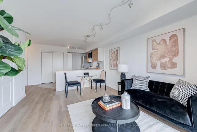 Additional image 4 of 140 Bathurst St Unit 703