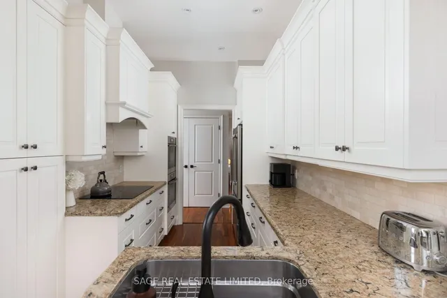 Additional image 20 of 25 Earlington Ave Unit PH613