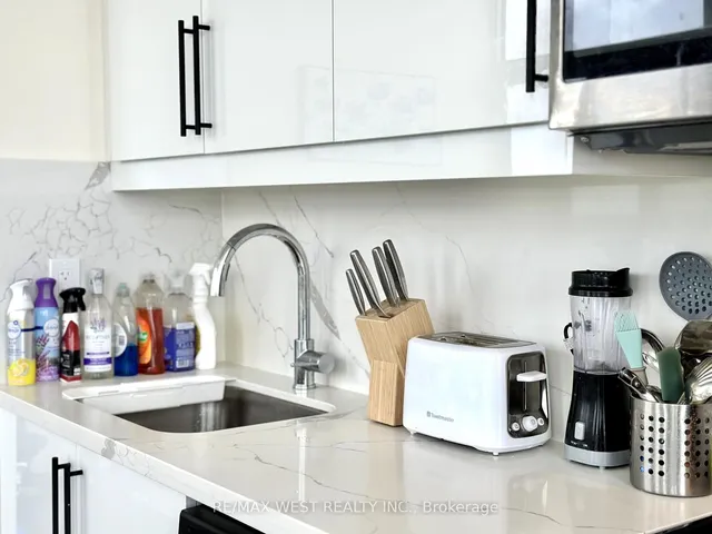 Additional image 10 of 509 Dundas St Unit 804