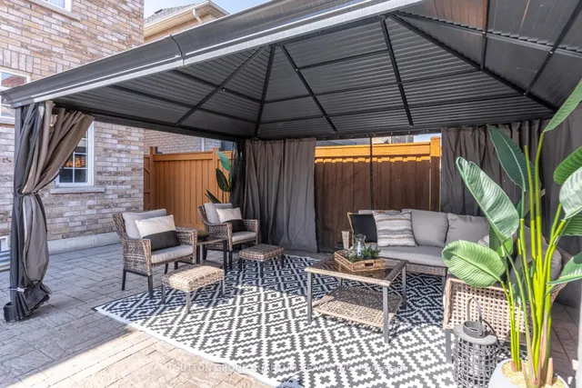 Additional image 43 of 49 Supino Cres