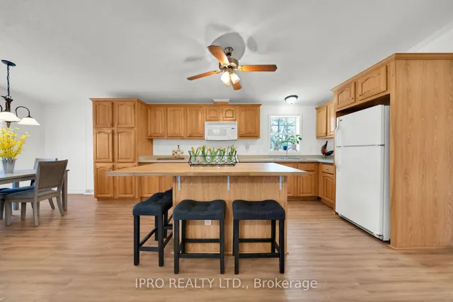 Additional image 12 of 23 MacPherson Cres