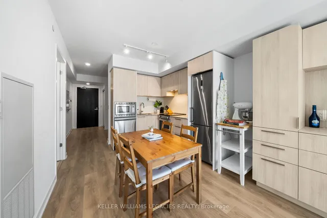 Additional image 7 of 501 Yonge St Unit 1211