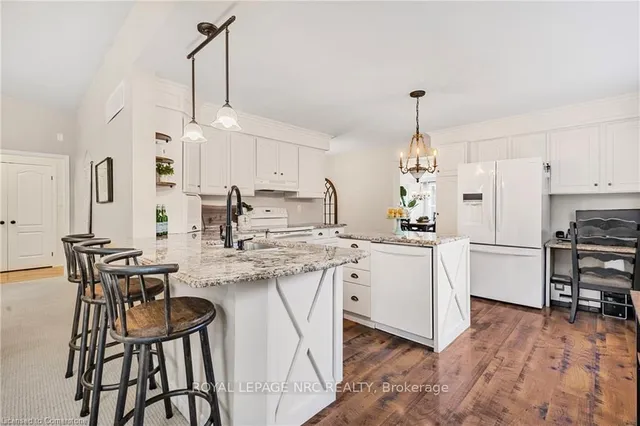 Additional image 7 of 21 Raglan St