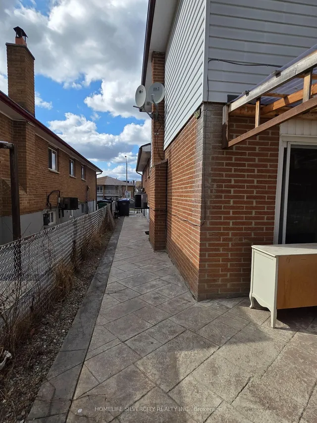 Additional image 34 of 3758 Keenan Cres