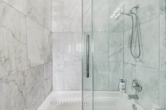 Additional image 39 of 55 Yorkdale Cres
