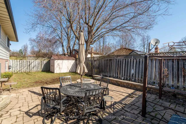 Additional image 33 of 121 Martinglen Cres