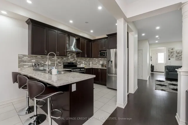 Additional image 16 of 83 Padbury Tr