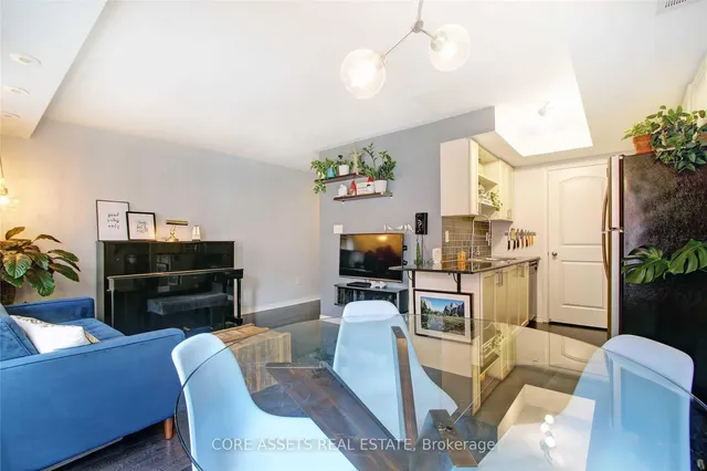 Additional image 7 of 819 Dundas St Unit 4