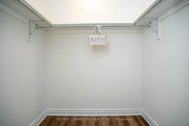 Additional image 27 of 57 Sky Harbour Dr