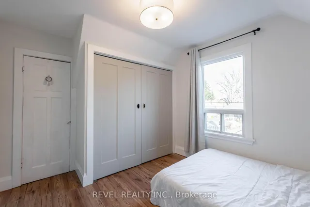 Additional image 13 of 64 Barons Ave