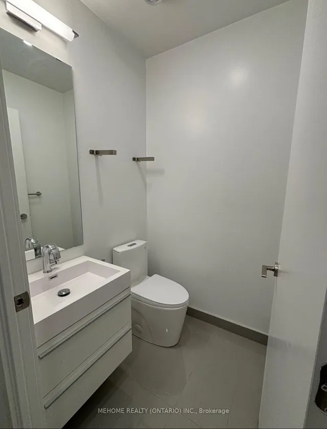 Additional image 3 of 39 Roehampton Ave Unit 2101