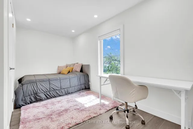 Additional image 16 of 34 Ward Ave