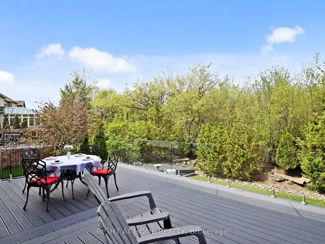 Additional image 37 of 1504 Pinery Cres