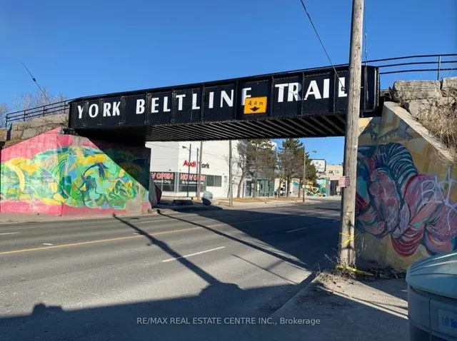 Additional image 15 of 2433 Dufferin St Unit 311