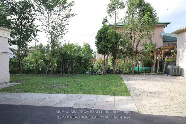 Additional image 24 of 12 Huntington Ave