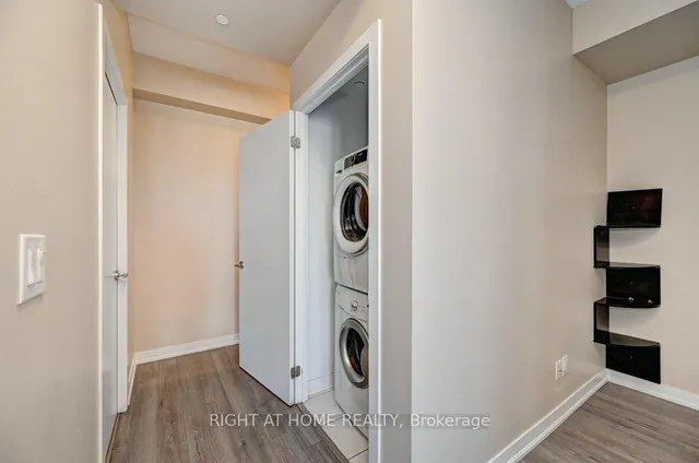 Additional image 18 of 85 Duke St Unit 1212