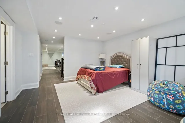 Additional image 46 of 218 Cameron Ave