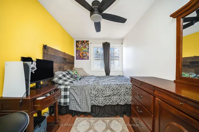 Additional image 30 of 18 Hardcastle Crt