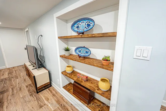 Additional image 28 of 2113 Keele St