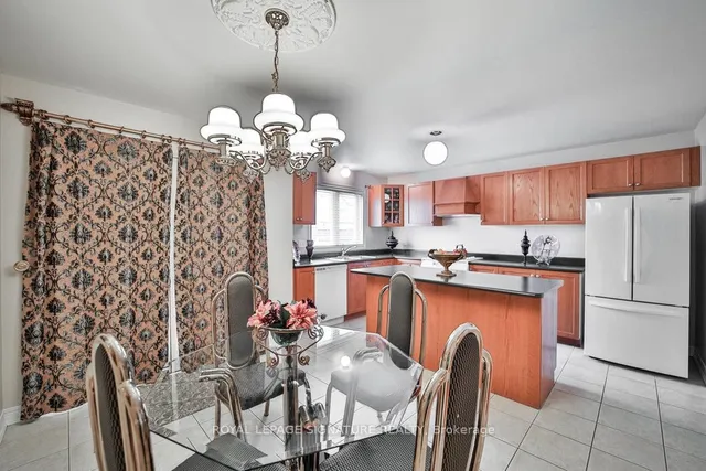 Additional image 18 of 413 Oaktree Circ