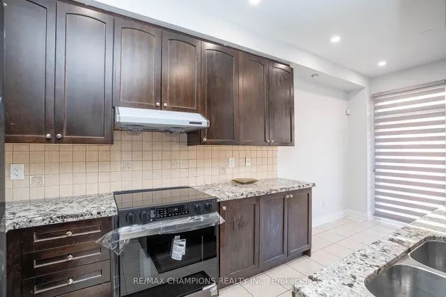 Additional image 11 of 57 Sky Harbour Dr