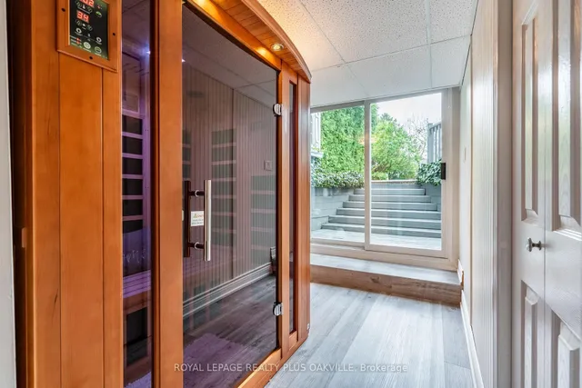 Additional image 32 of 548 Regina Dr