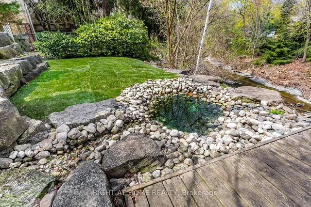 Additional image 39 of 16 Leland Ave