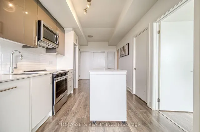 Additional image 19 of 180 Fairview Mall Dr Unit 1808