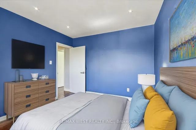 Additional image 9 of 9 Delrosa Crt