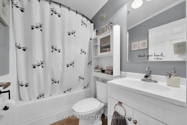 Additional image 22 of 23 MacPherson Cres