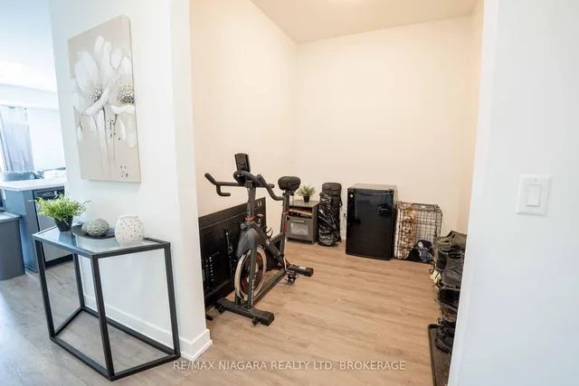 Additional image 10 of 600 North Service Rd Unit 202