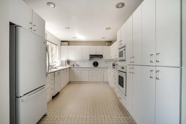 Additional image 18 of 65 Golfview Cres