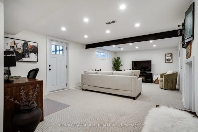 Additional image 34 of 157 LAURIER Ave