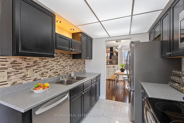 Additional image 11 of 82 Simmons Blvd