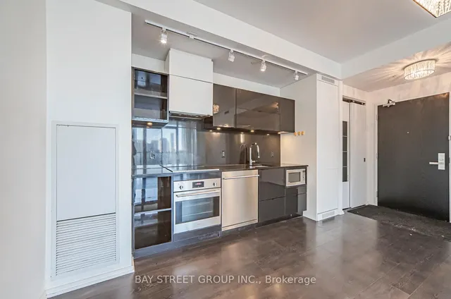 Additional image 16 of 125 Peter St Unit 2509