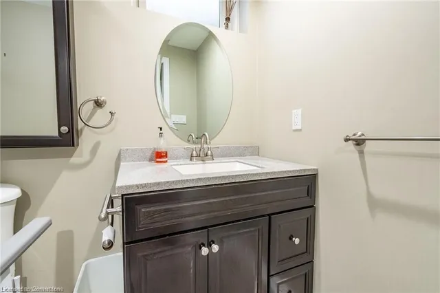 Additional image 24 of 19 Hazelton Ave