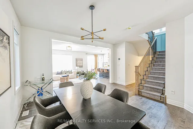 Additional image 20 of 462 Violet Gate