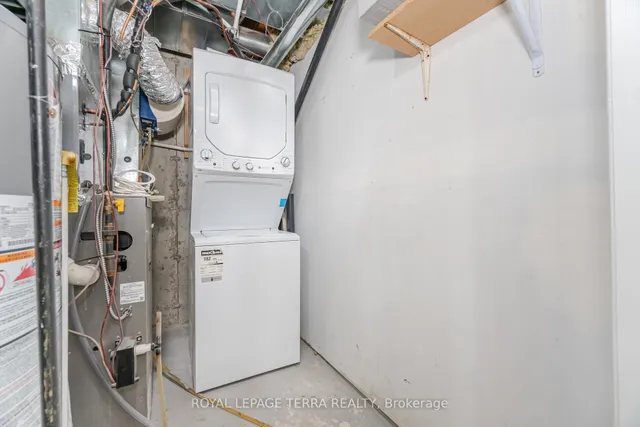 Additional image 46 of 15 Versailles Cres