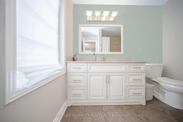 Additional image 35 of 3192 Sorrento Cres