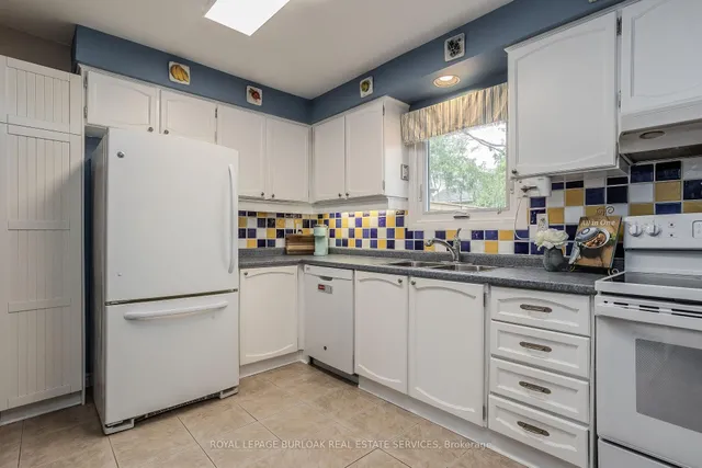 Additional image 12 of 2383 Cotswold Cres