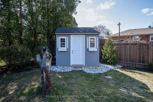 Additional image 47 of 157 LAURIER Ave