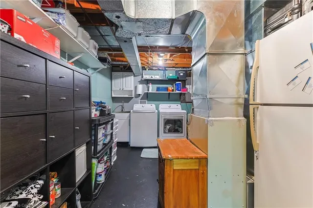 Additional image 32 of 5475 Lakeshore Rd Unit 54