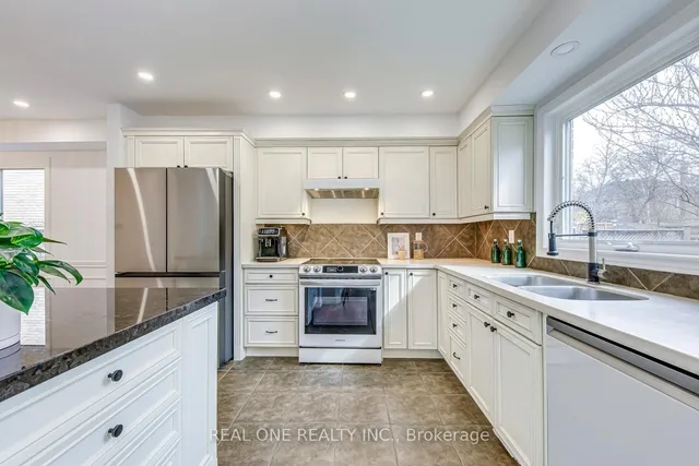 Additional image 15 of 2075 Banbury Cres