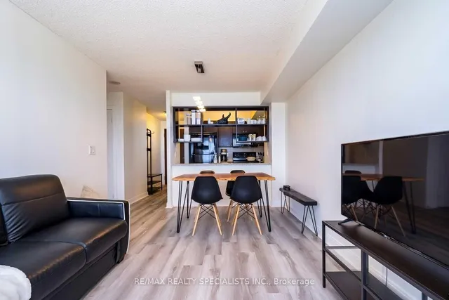 Additional image 11 of 151 Village Green Sq Unit 2710